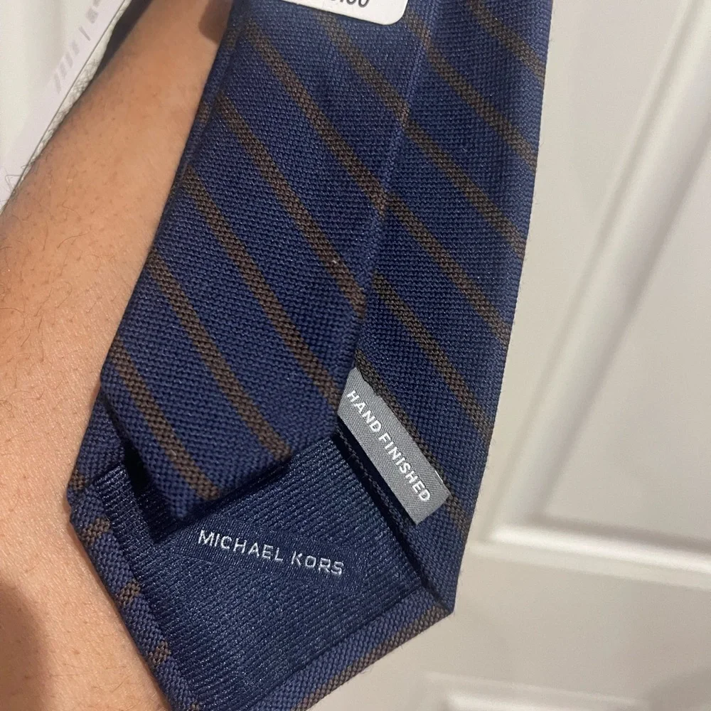 NWT Michael Kors Navy Tie with Brown Diagonal Stripe Sz OS - Picture 6 of 14